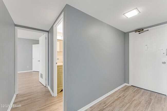 Photo - 1224 S Peninsula Dr Unit 507