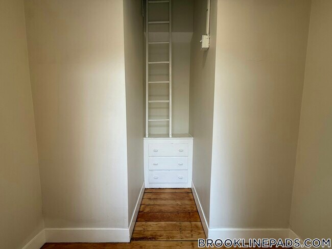 Photo - 1726 Beacon St