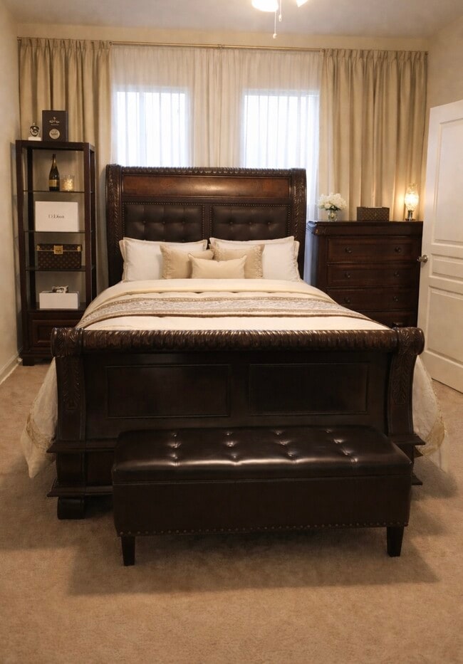 Building Photo - 8290 Gate Pkwy W Unit 316