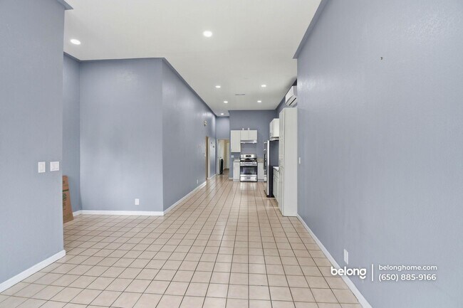 Photo - 3221 Helen St