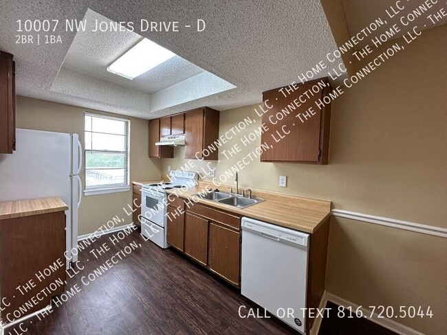 Photo - 10007 NW Jones Dr