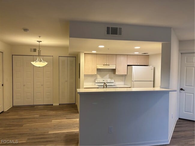 Photo - 1755 Four Mile Cove Pkwy Unidad 223