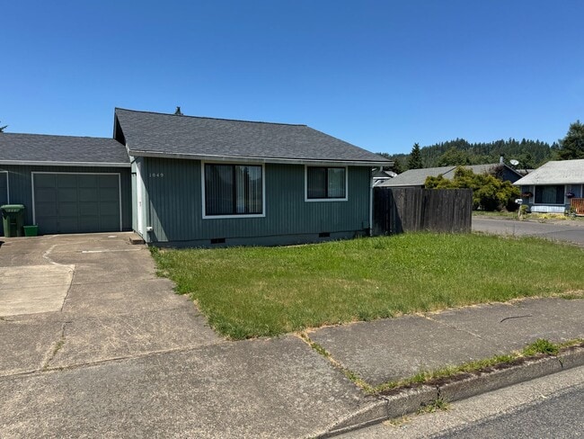 Building Photo - 2 bedroom 1 bath duplex in Cottage Grove!