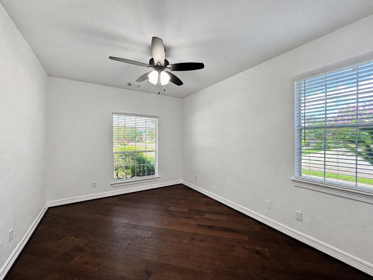 Photo - 3301 Elm Creek Dr