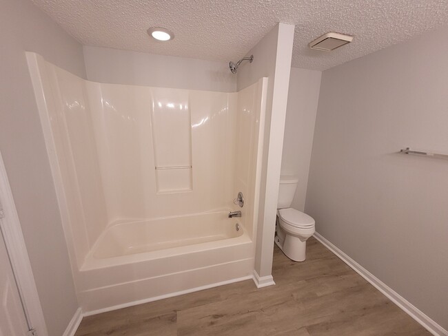 Photo - 508 Farmingdale Rd SE