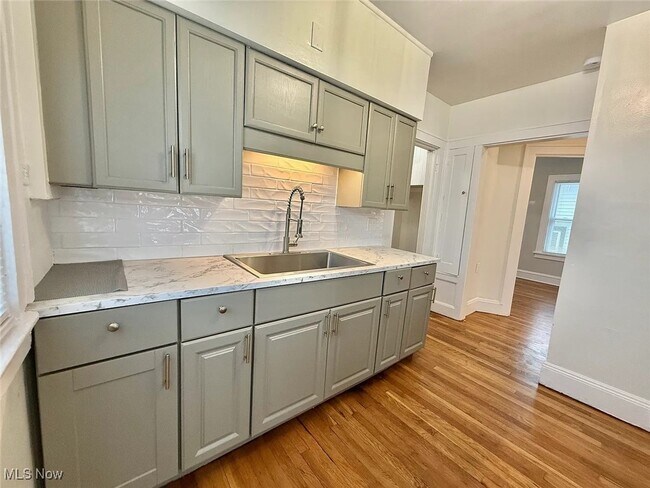 Photo - 1319 Lakewood Ave