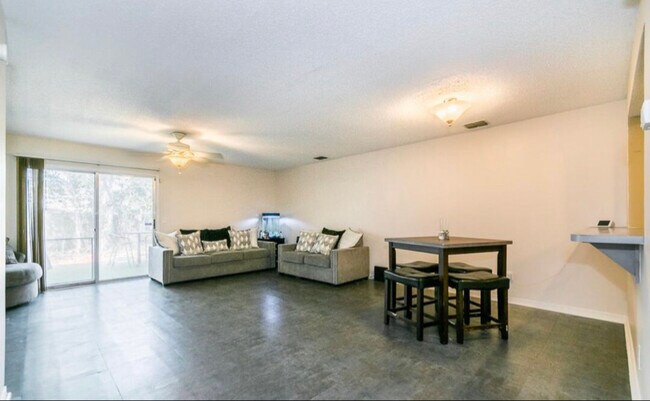 Photo - 5545 Bennington Dr