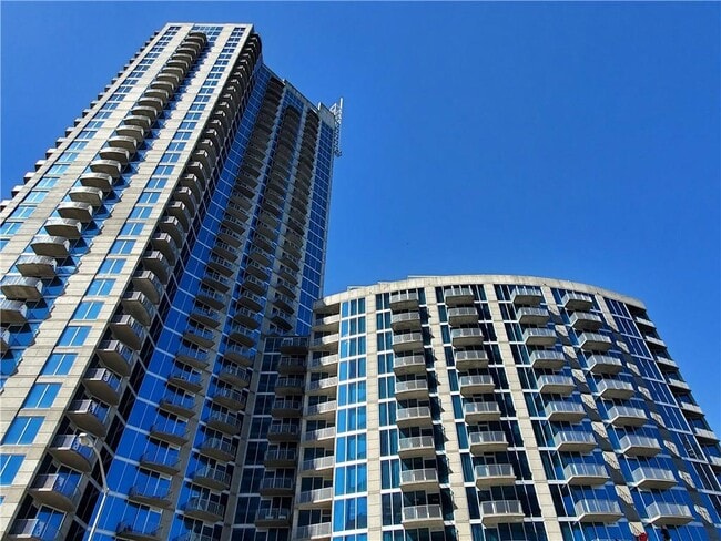 Photo - 400 W Peachtree St NW Condo Unit 3916