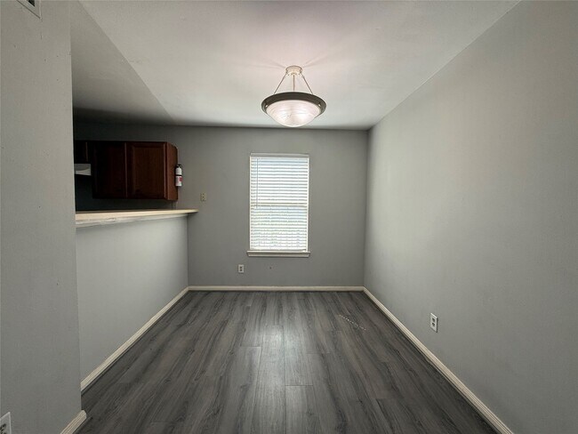 Photo - 304 Dell Ct Unit 6