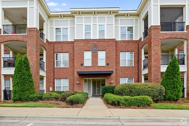 Building Photo - Gorgeous RTP Condo