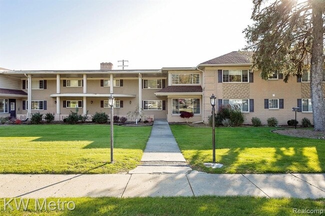 Building Photo - 2377 Walton Blvd. Unit 11
