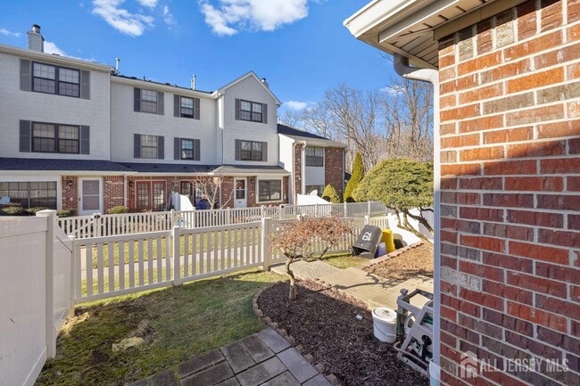 Photo - 19 Covington Ct