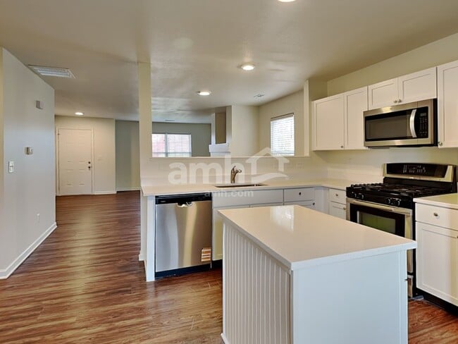 Photo - 1245 Cloverview St