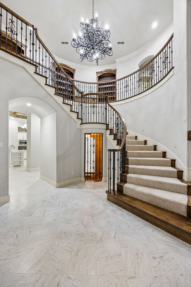 Building Photo - Stunning Mediterranean Retreat