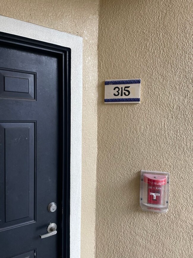 Gated Townhome in MetroWest - Gated Townhome in MetroWest Unit 315