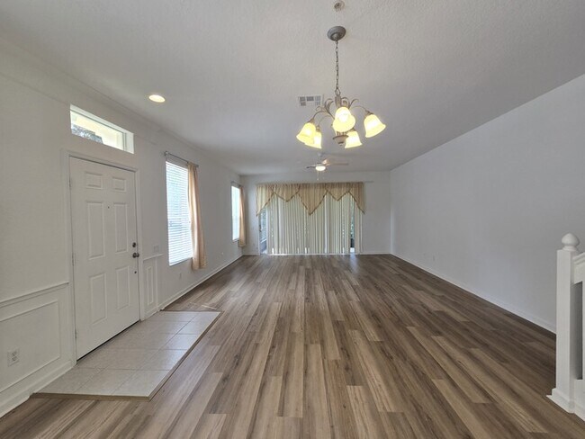 Photo - Spacious 3BR Townhome with Garage in Stonebridge at MetroWest $2299