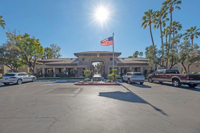 Building Photo - Upgraded first-floor condo in the sought-after Plaza Residences in Scottsdale!