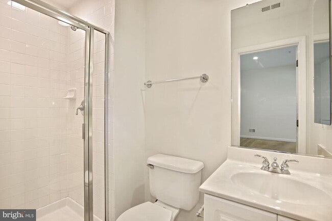 Photo - 1614 Leeds Castle Dr