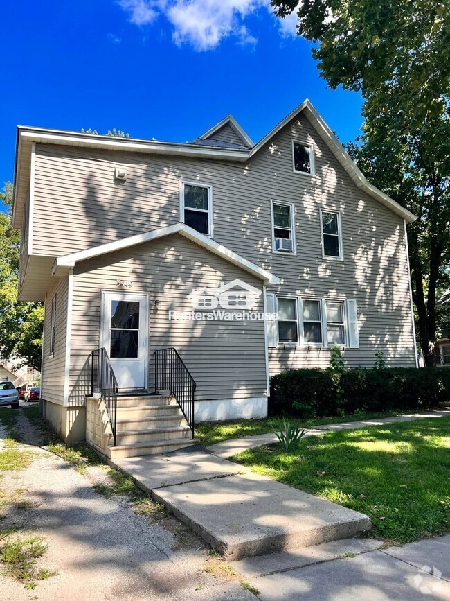 Building Photo - 3419 1st St Rental