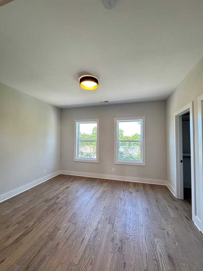 Photo - 6124 Robertson Ave
