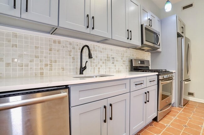Photo - 118 Leonard St Unit 4