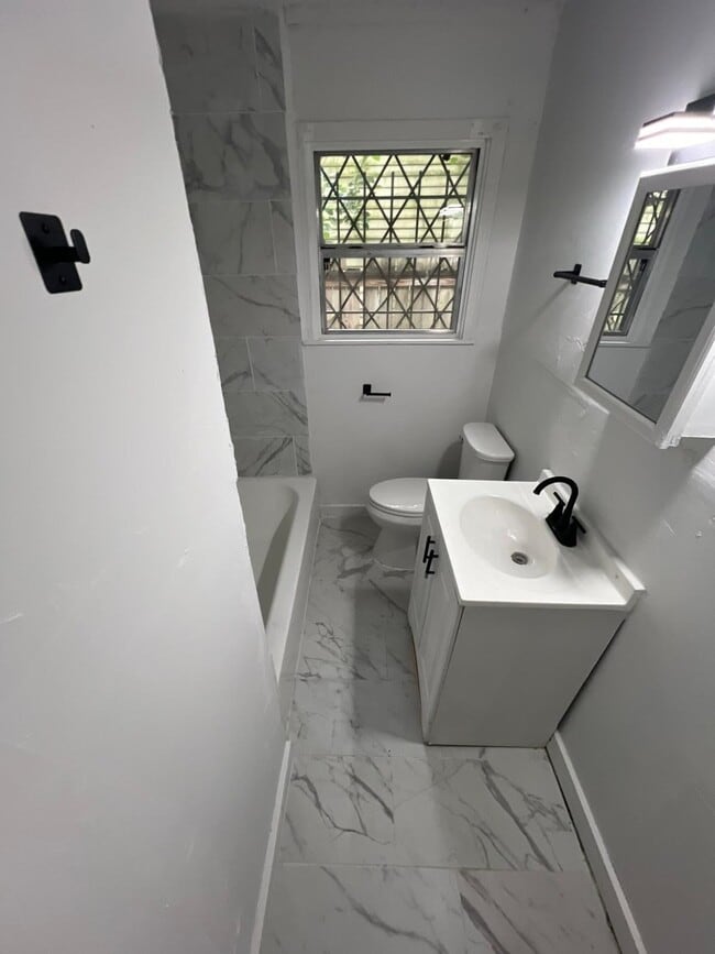 Building Photo - 7722 Darnay Dr Rental