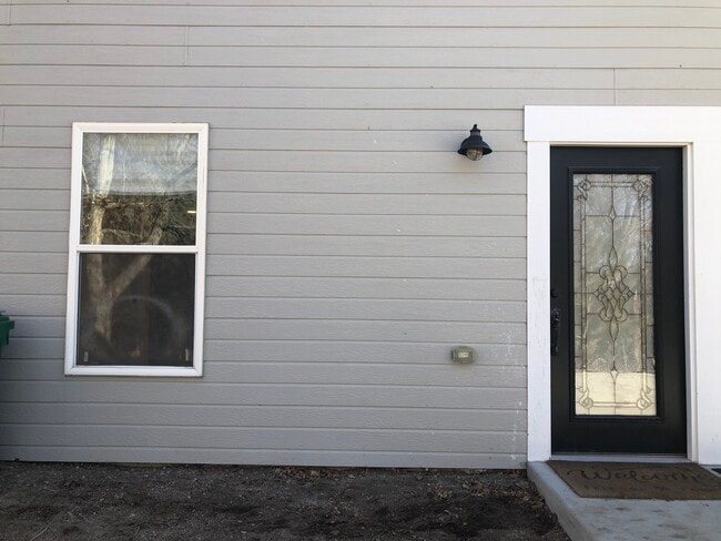 Gem off the Rock in downtown Castle Rock - 652 6th St Apartments Unit A