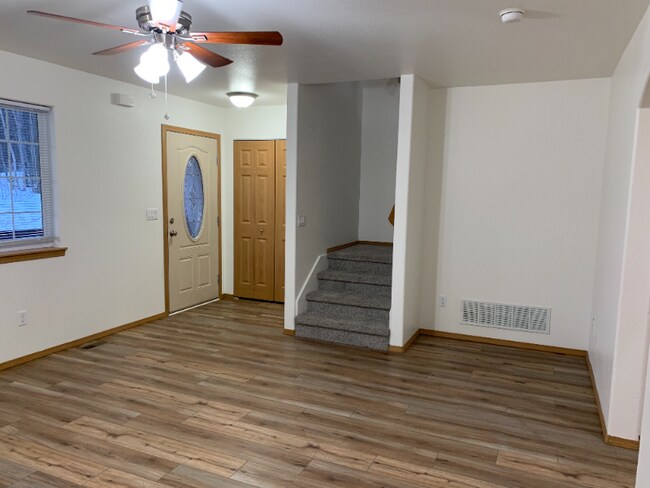 Photo - 481 E Mulchatna Dr Unit 481 E Mulchatna Dr