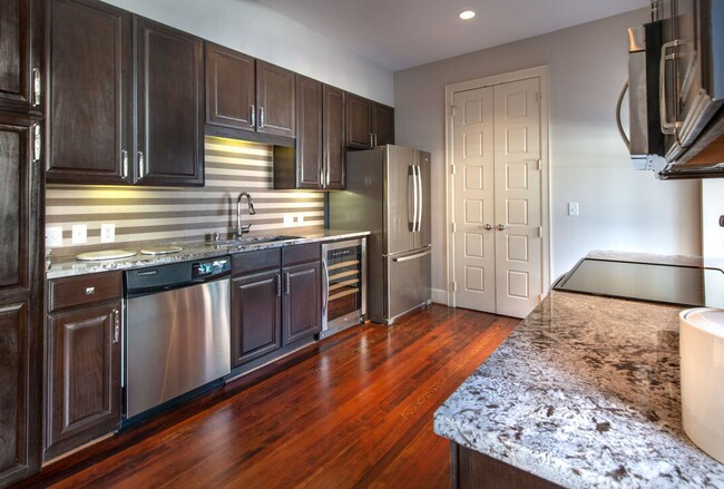Building Photo - 412 N Ervay St Unit 551.4 Rental