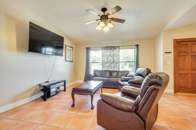 Building Photo - 10934 SW 158th Terrace