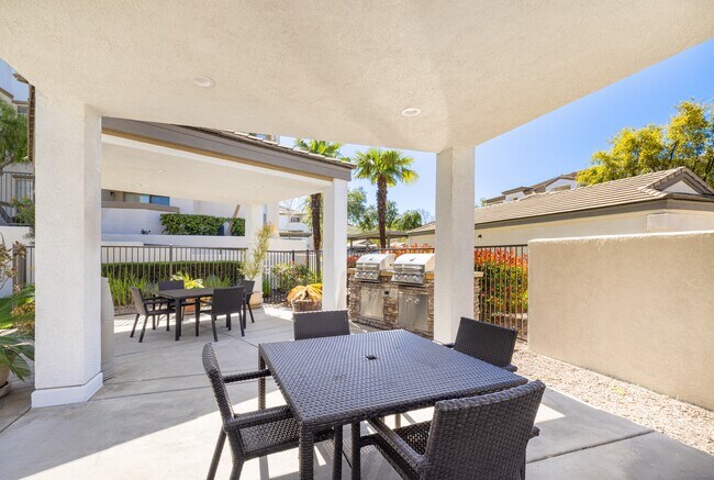 Stone Canyon Apartments