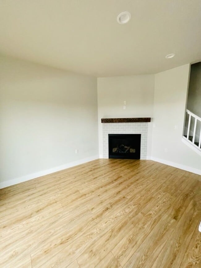 Photo - 1718 NE Lotus Dr Unit #1
