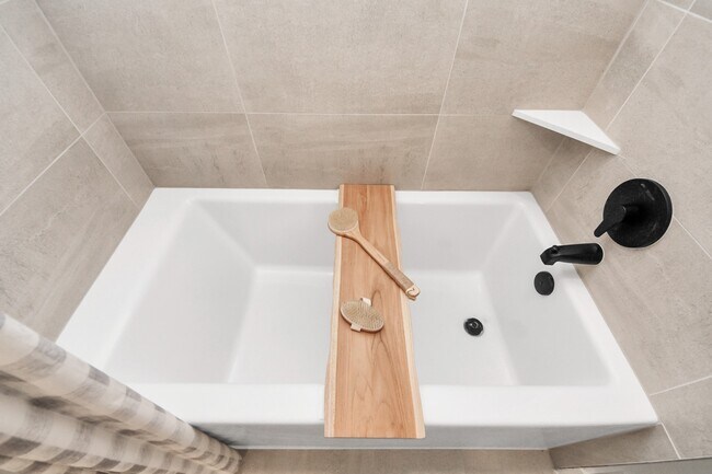 Photo - 15635 Memorial Dr Unidad 478