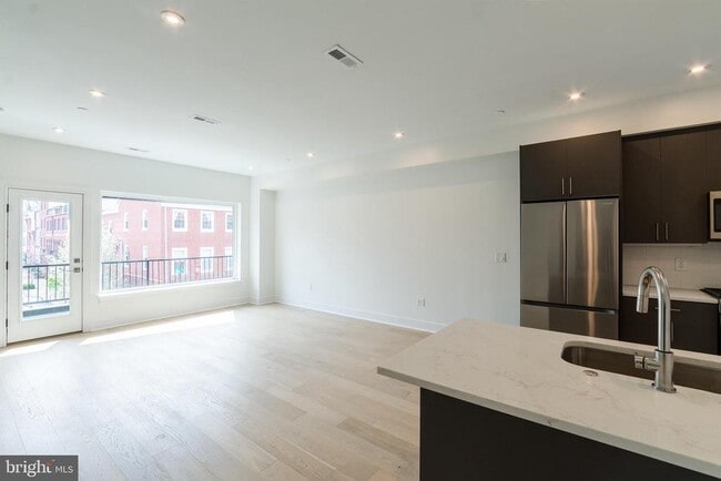 Building Photo - 125 South St Unit 201
