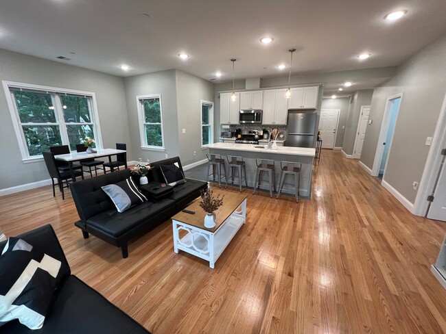 Photo - 14-16-16 Hamilton Rd Unidad 16-2