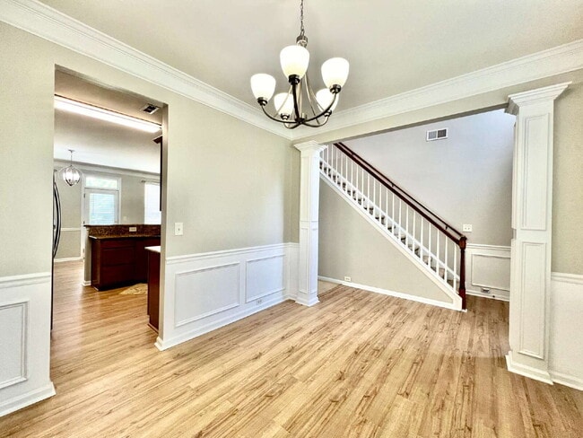 Photo - SPACIOUS 3 BEDROOMS!