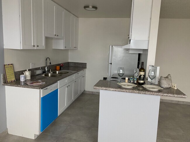 Photo - 14411 Kittridge St Apartments Unit 151