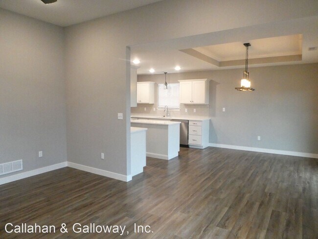 Photo - 3 br, 2 bath House - 305 Green Meadows circle