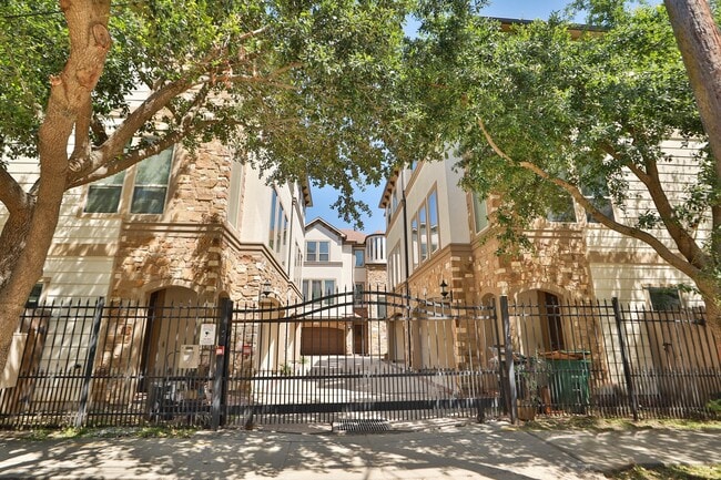 Building Photo - 1610 Knox St Unit B Rental