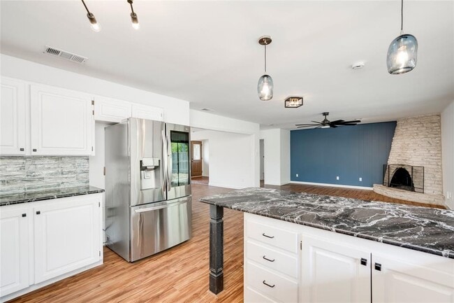 Photo - 703 Jetta Ct