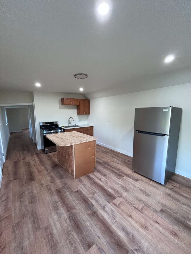 Building Photo - Available Now! 1bd/1ba for rent in Kapaau Unit E