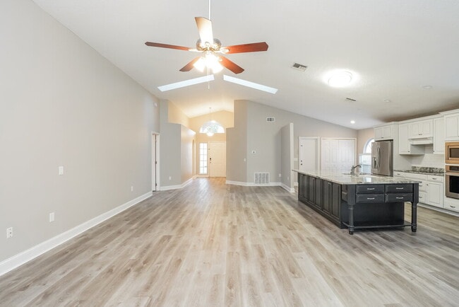 Photo - 658 Brightview Dr