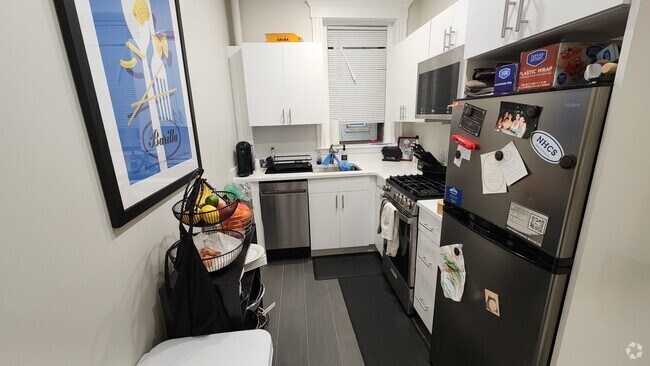 Building Photo - 27 Orkney Rd Unit 4-1 Rental