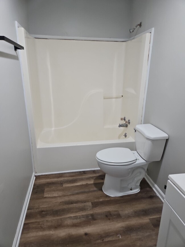 Photo - 812 Cobb Cir