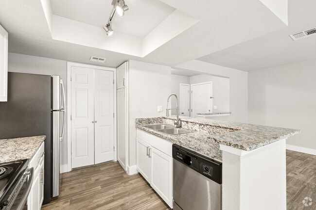 A3 1BR, 1BA - 710SF - Kitchen