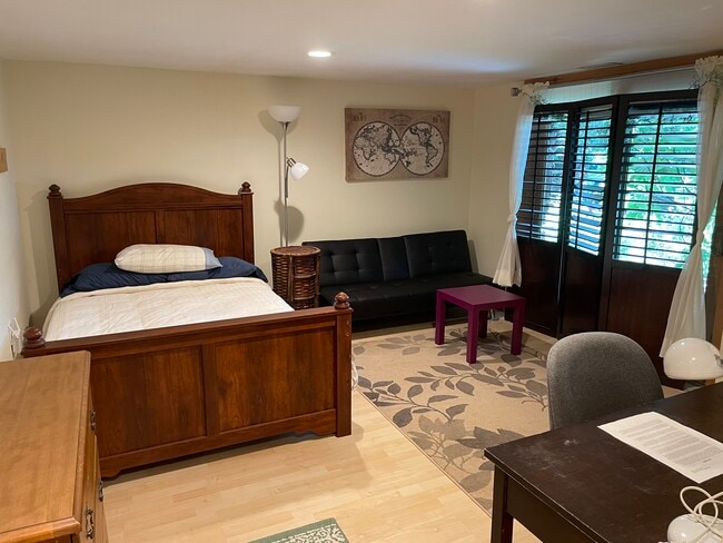 Building Photo - 242 Chippewa Trl Unit Medford Lakes Apartment