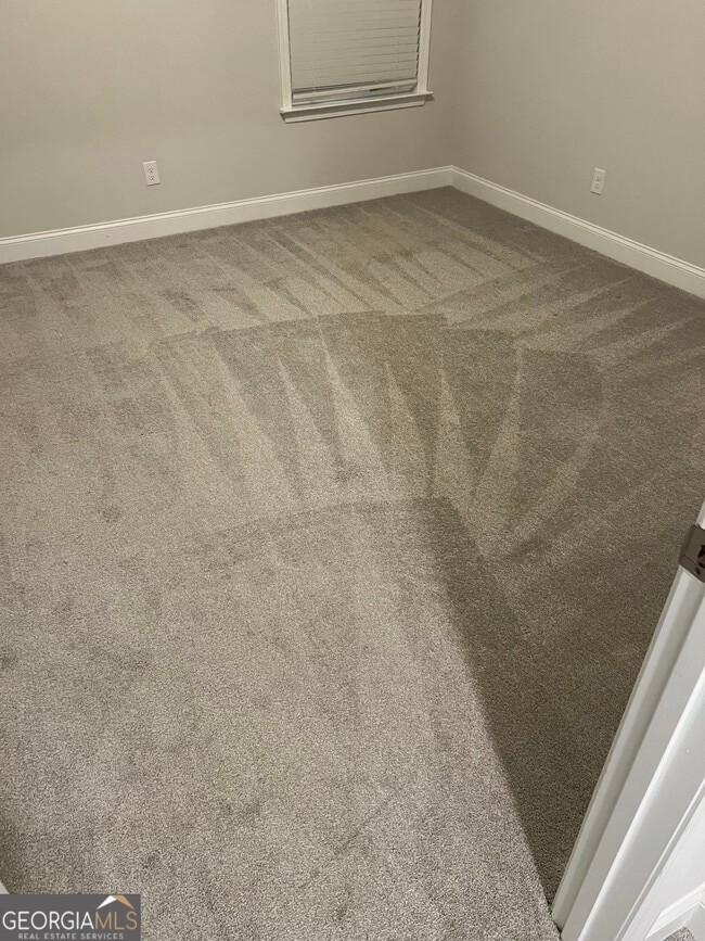 Photo - 932 Exposition Pte