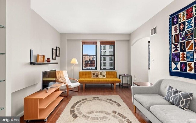 Building Photo - 2515 K St NW Unit 612