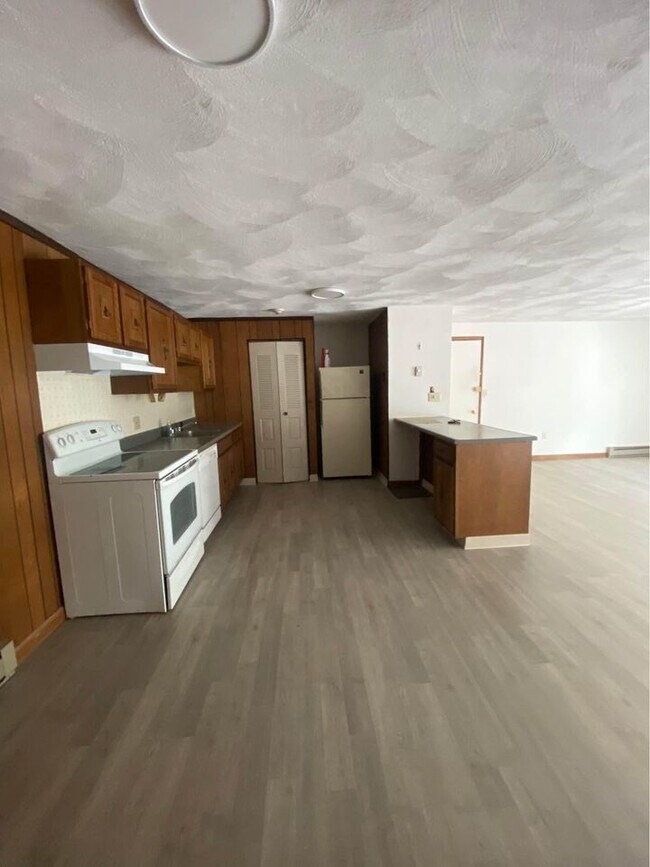300 Smithfield Rd