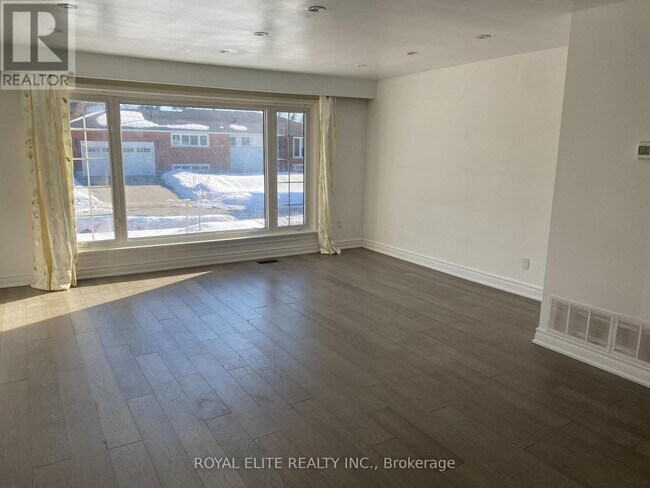 Photo - 20 Shrewsbury Square